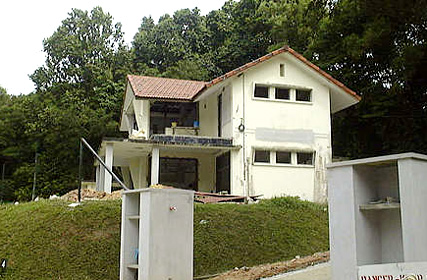 Front right view of house 4